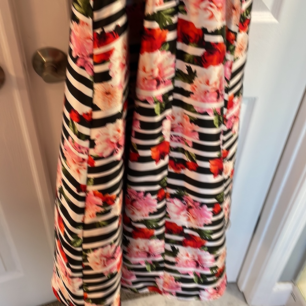 SLNY FIT AND FLARE MIDI SLEEVELESS JEWEL NECK DRESS BLACK PINK FLORAL STRIPES 16 - Picture 6 of 14
